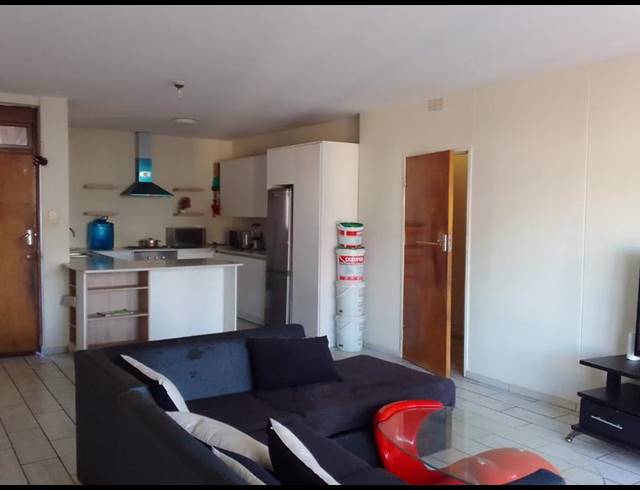 2 BEDROOM APARTMENT FOR SALE IN BRAAMFONTEIN